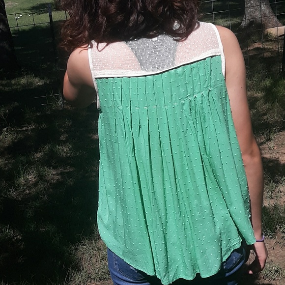 Miss Me Sleevless Top - Picture 2 of 3